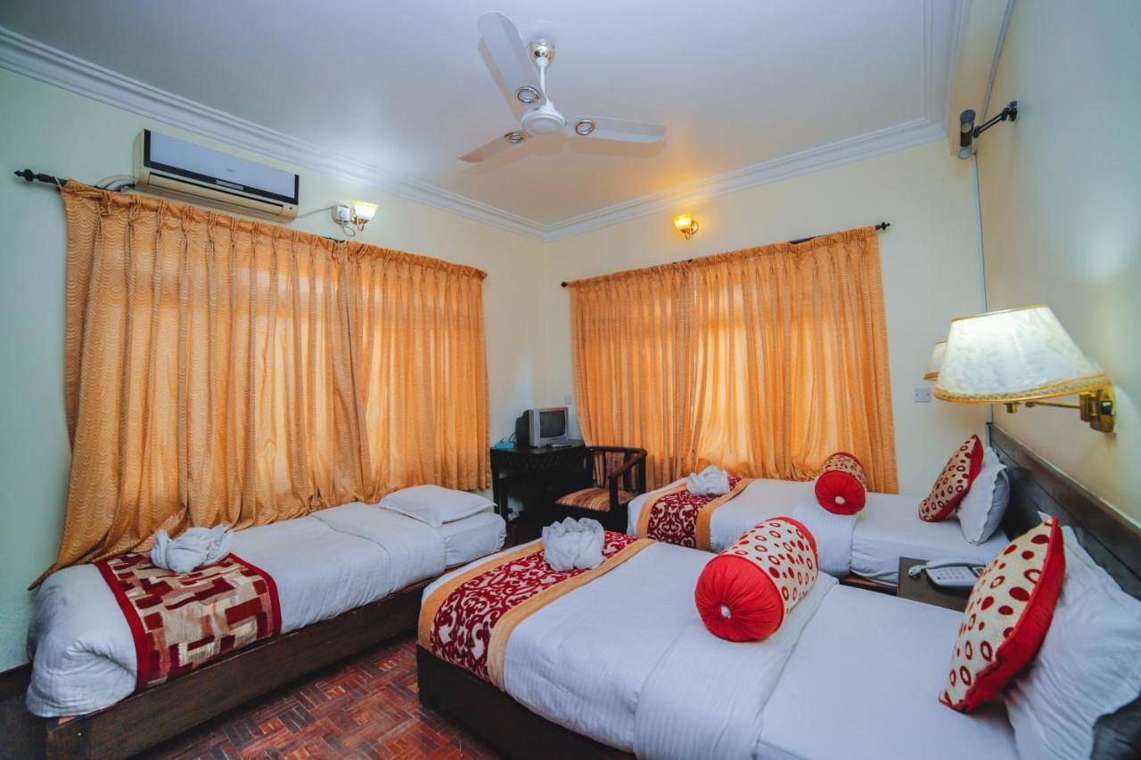 Hotel Panorama Pokhara Bagian luar foto
