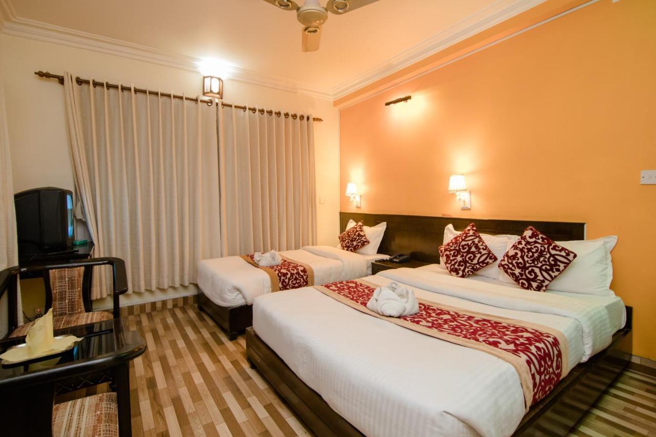 Hotel Panorama Pokhara Bagian luar foto