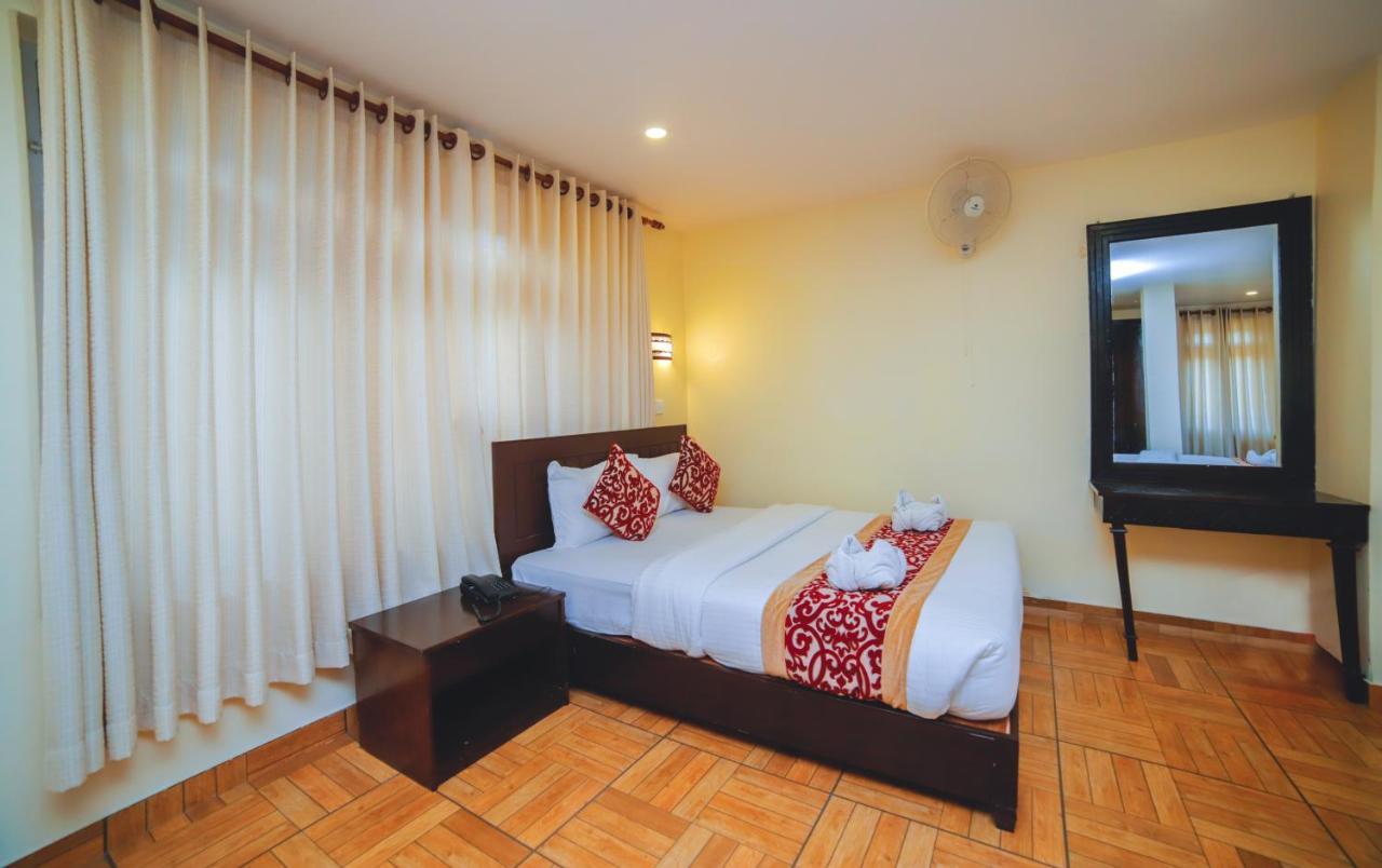 Hotel Panorama Pokhara Bagian luar foto